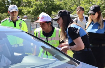 Engelli çocuklar trafik polisi oldu