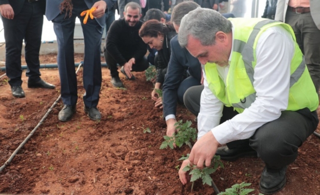 Büyükşehir’den çiftçilere destek