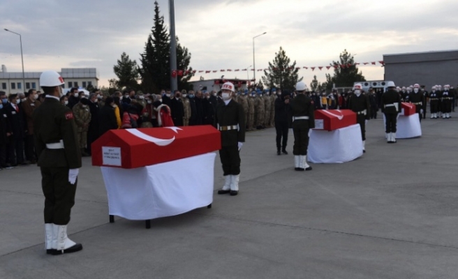 Şehitler memleketlerine uğurlandı